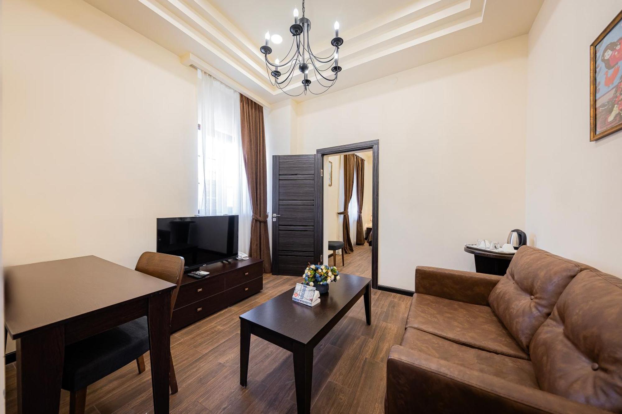 Boutique Living Hotel Jereván Kültér fotó