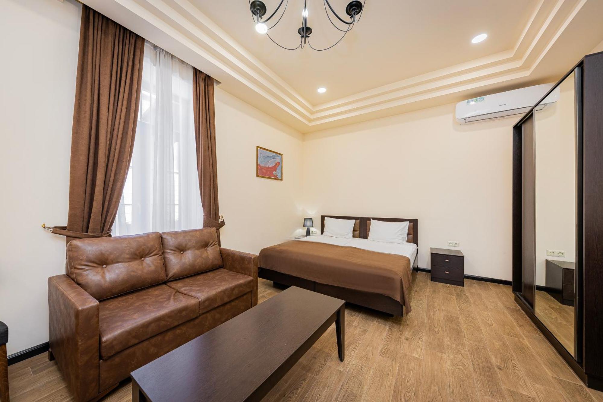 Boutique Living Hotel Jereván Kültér fotó