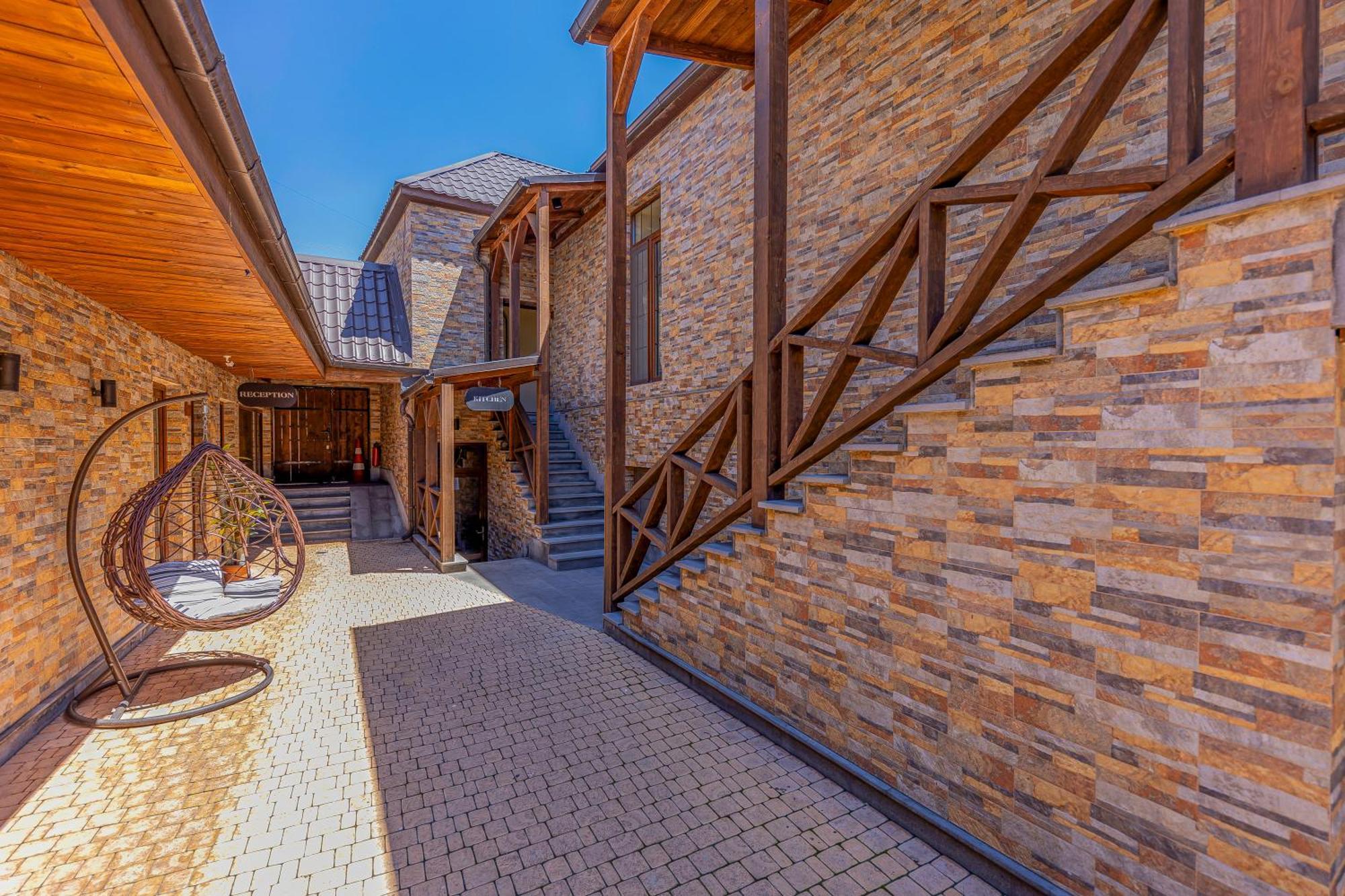 Boutique Living Hotel Jereván Kültér fotó
