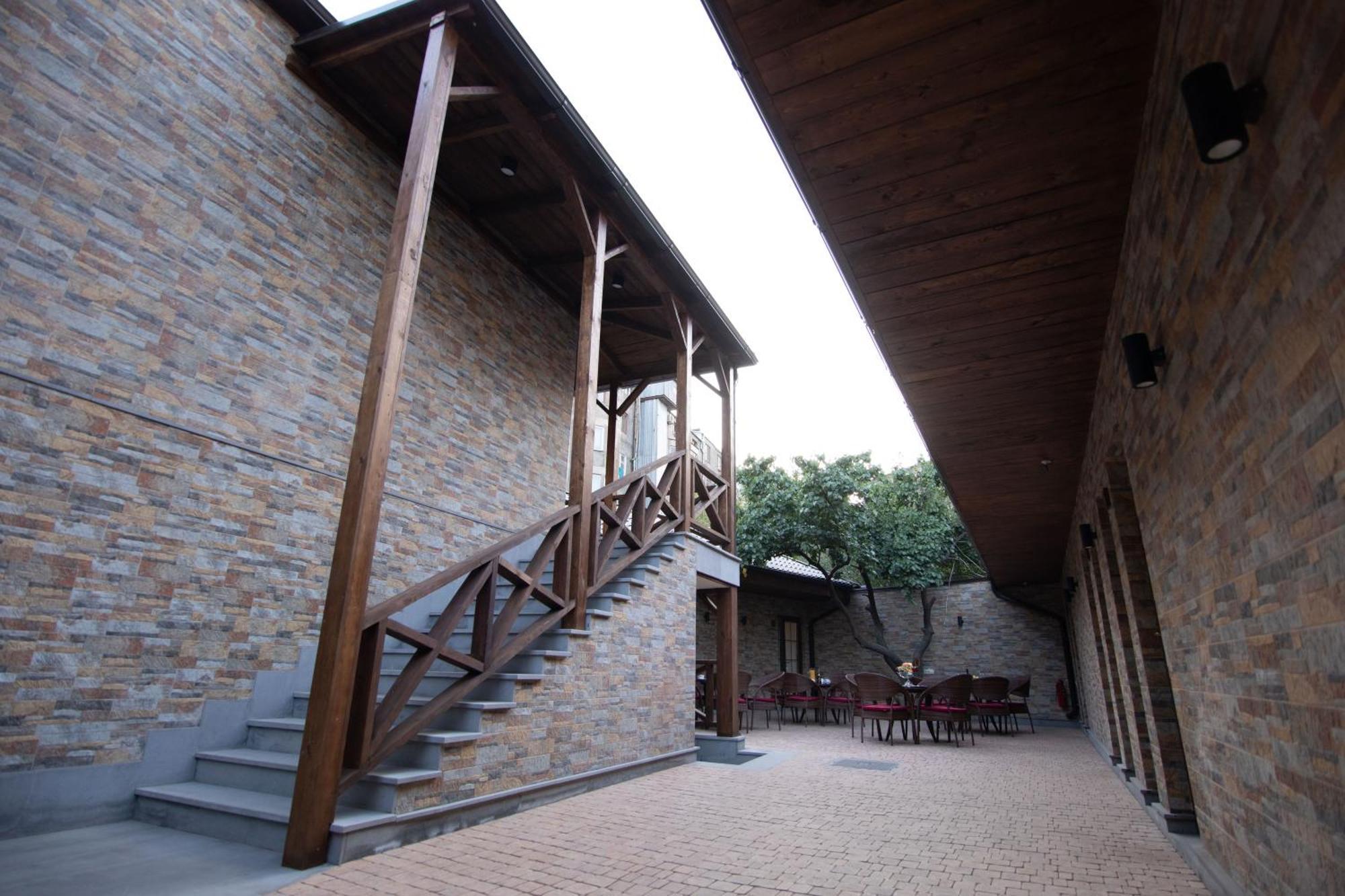 Boutique Living Hotel Jereván Kültér fotó