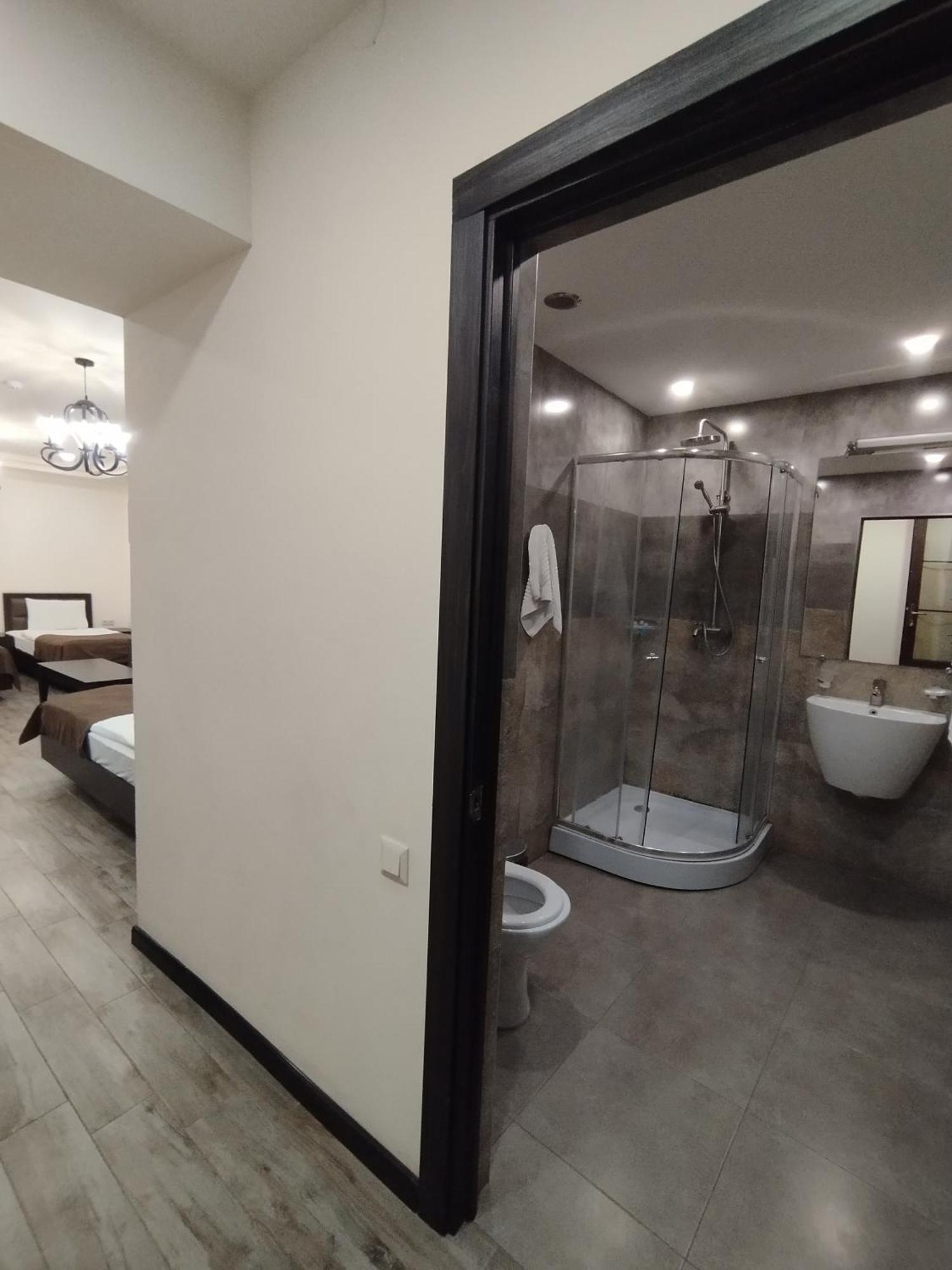 Boutique Living Hotel Jereván Kültér fotó
