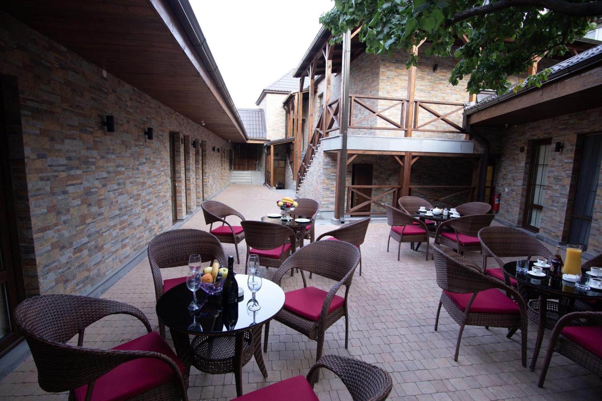 Boutique Living Hotel Jereván Kültér fotó