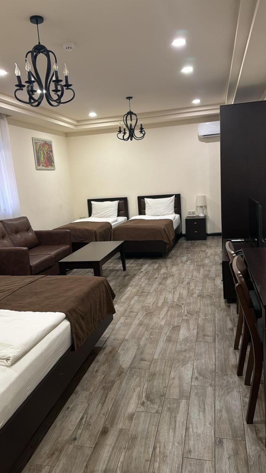Boutique Living Hotel Jereván Kültér fotó