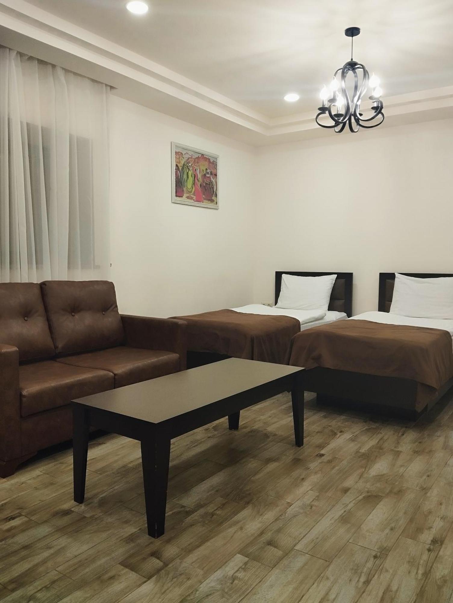 Boutique Living Hotel Jereván Kültér fotó