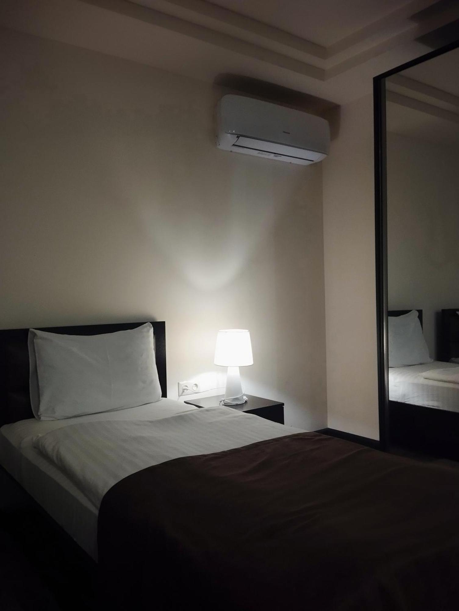 Boutique Living Hotel Jereván Kültér fotó