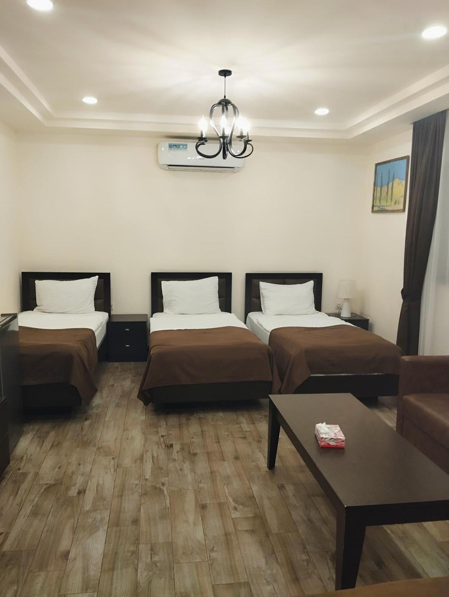 Boutique Living Hotel Jereván Kültér fotó