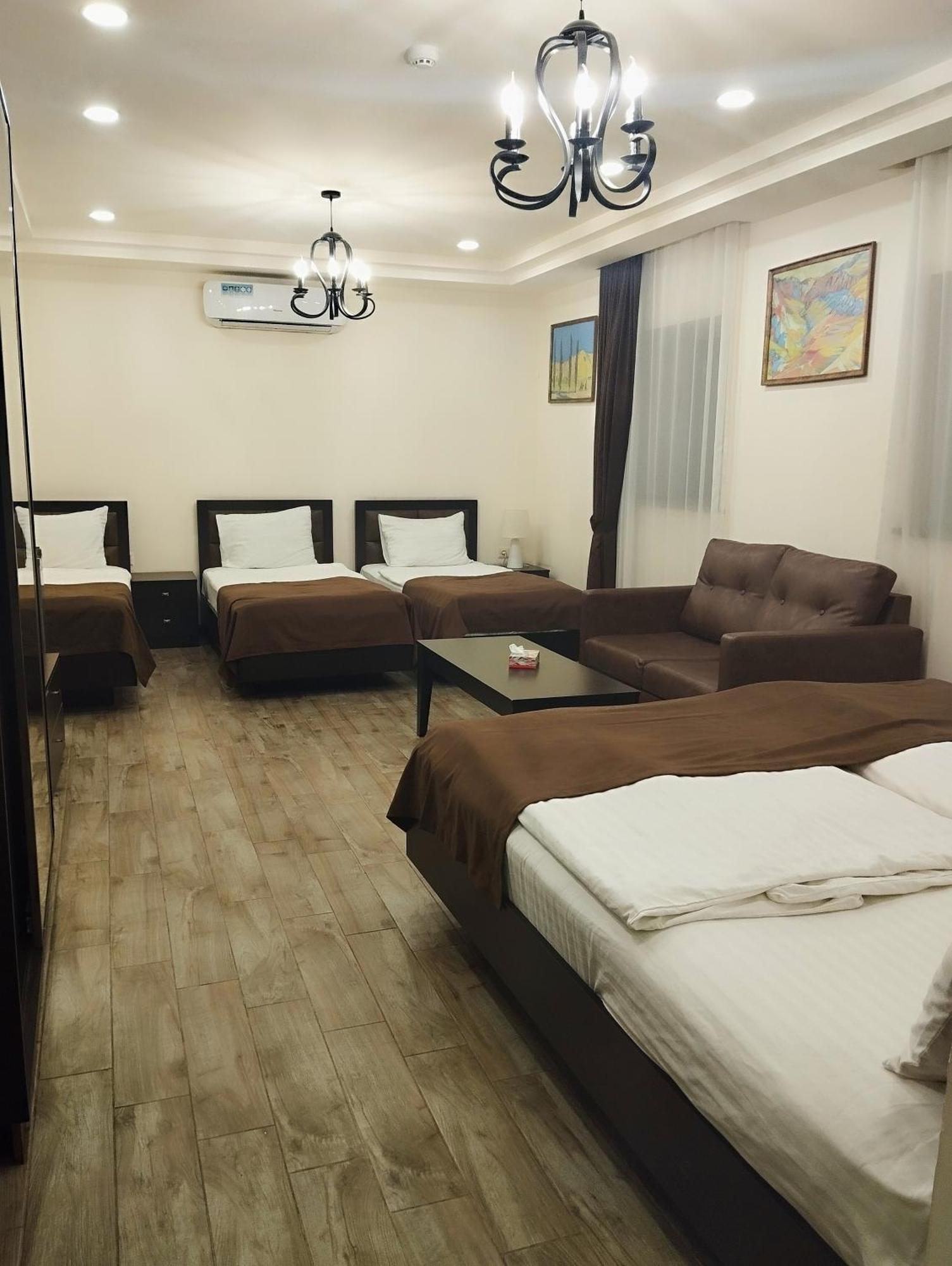 Boutique Living Hotel Jereván Kültér fotó
