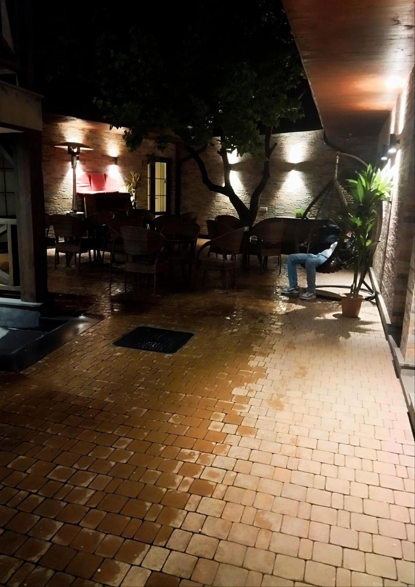 Boutique Living Hotel Jereván Kültér fotó