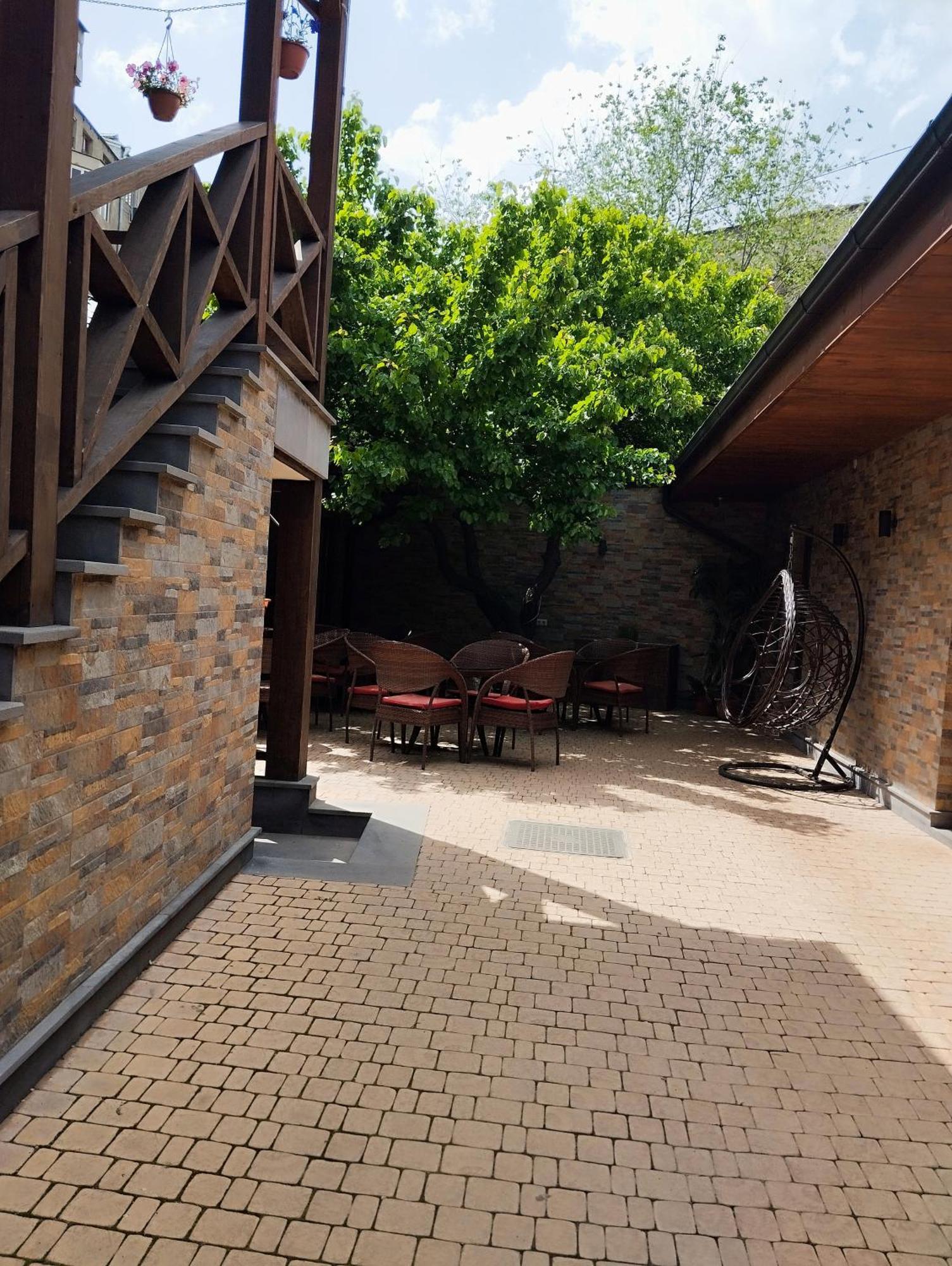 Boutique Living Hotel Jereván Kültér fotó